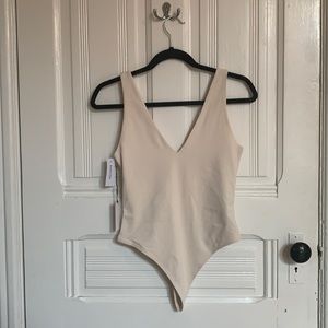 NWT! Never-worn Babaton Contour bodysuit